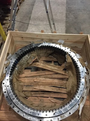 Поворотный круг CAT325( Caterpillar 325)  